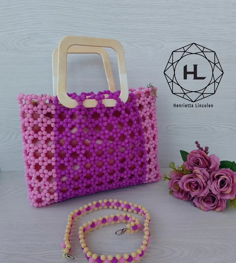 Böyük ölçülü moruq muncuq çanta